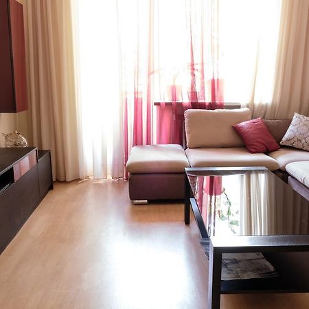 Apartment On Hanrapetutyan Street Jerevan Exteriör bild