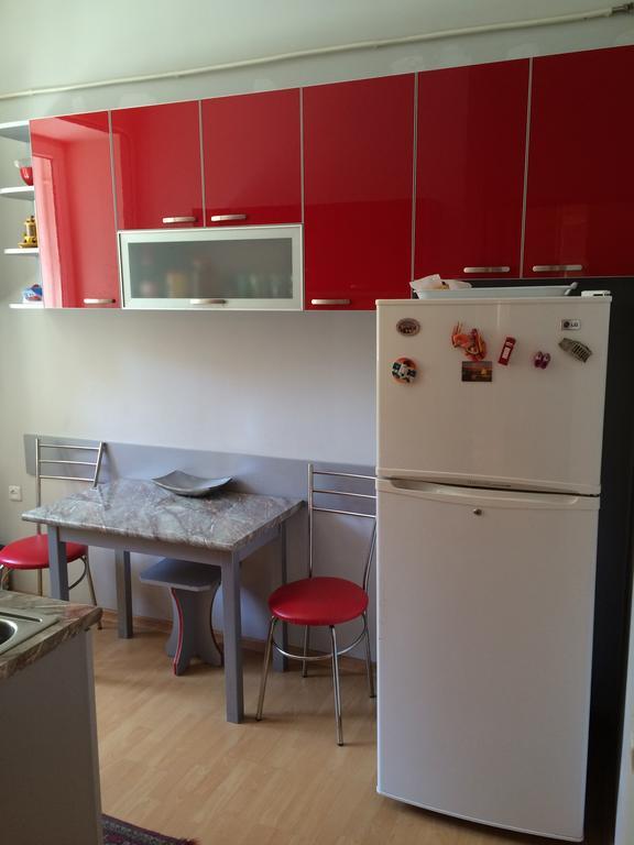 Apartment On Hanrapetutyan Street Jerevan Exteriör bild