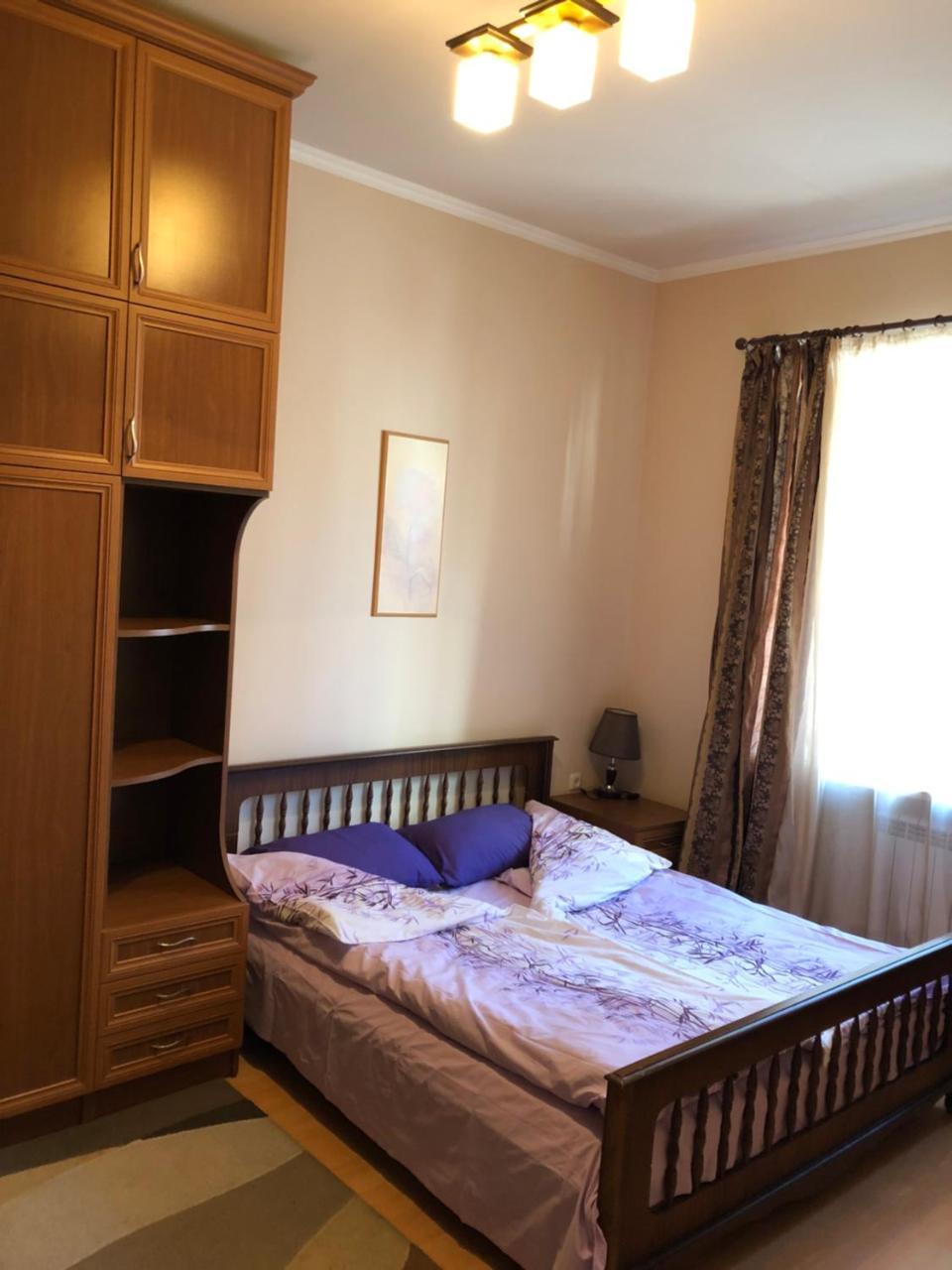 Apartment On Hanrapetutyan Street Jerevan Exteriör bild